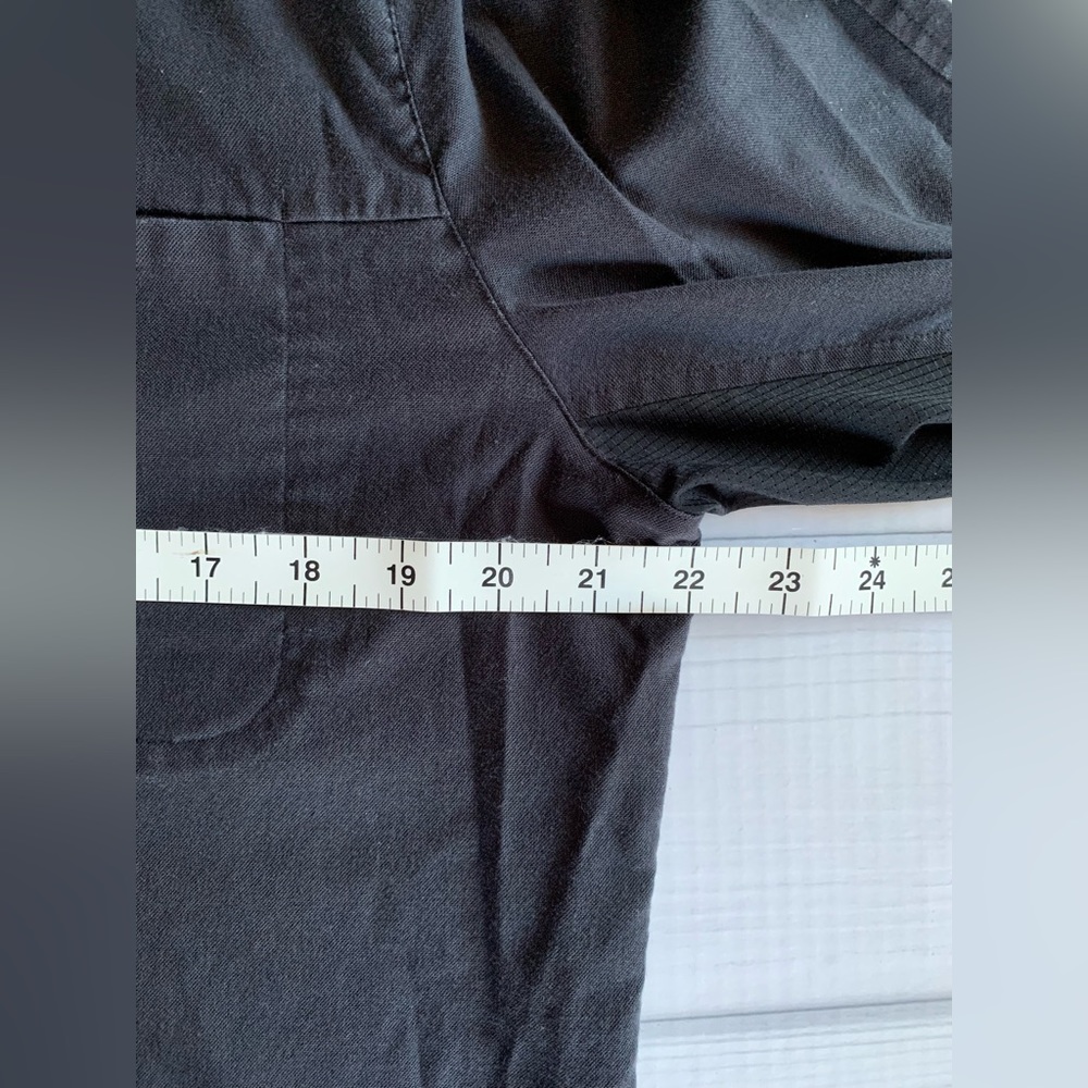 lululemon athletica Men's Black Casual Button Down Shirt - Picture 9 of 11